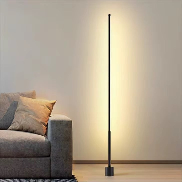 Lámpara de pie minimalista luz cálida, fría y neutra.