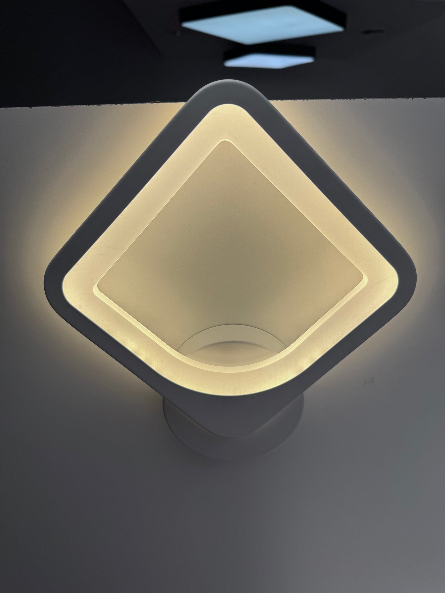 Luminaria de pared en color blanco