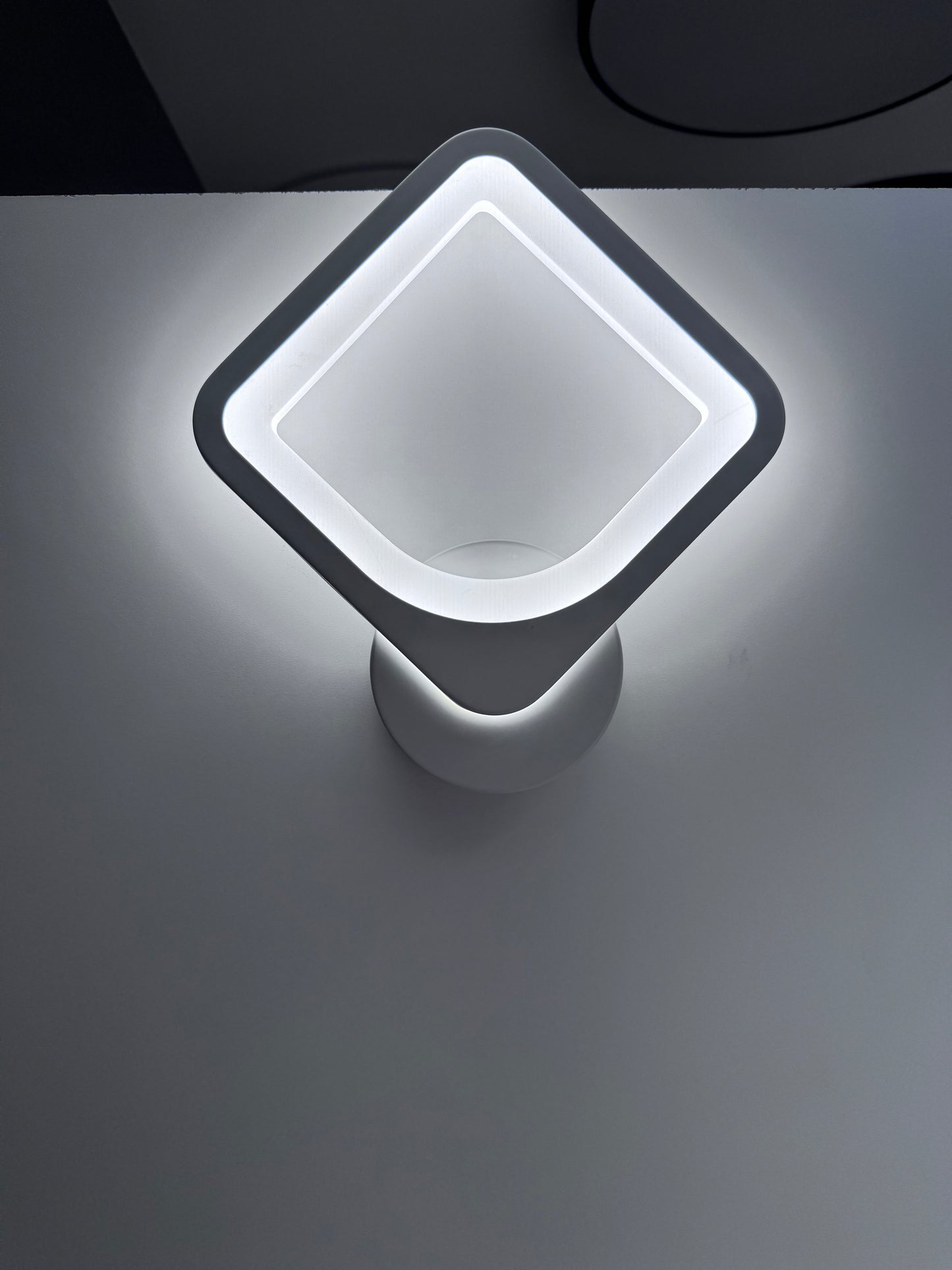 Luminaria de pared en color blanco