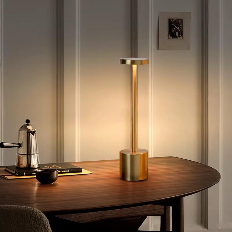 Lámpara de mesa recargable